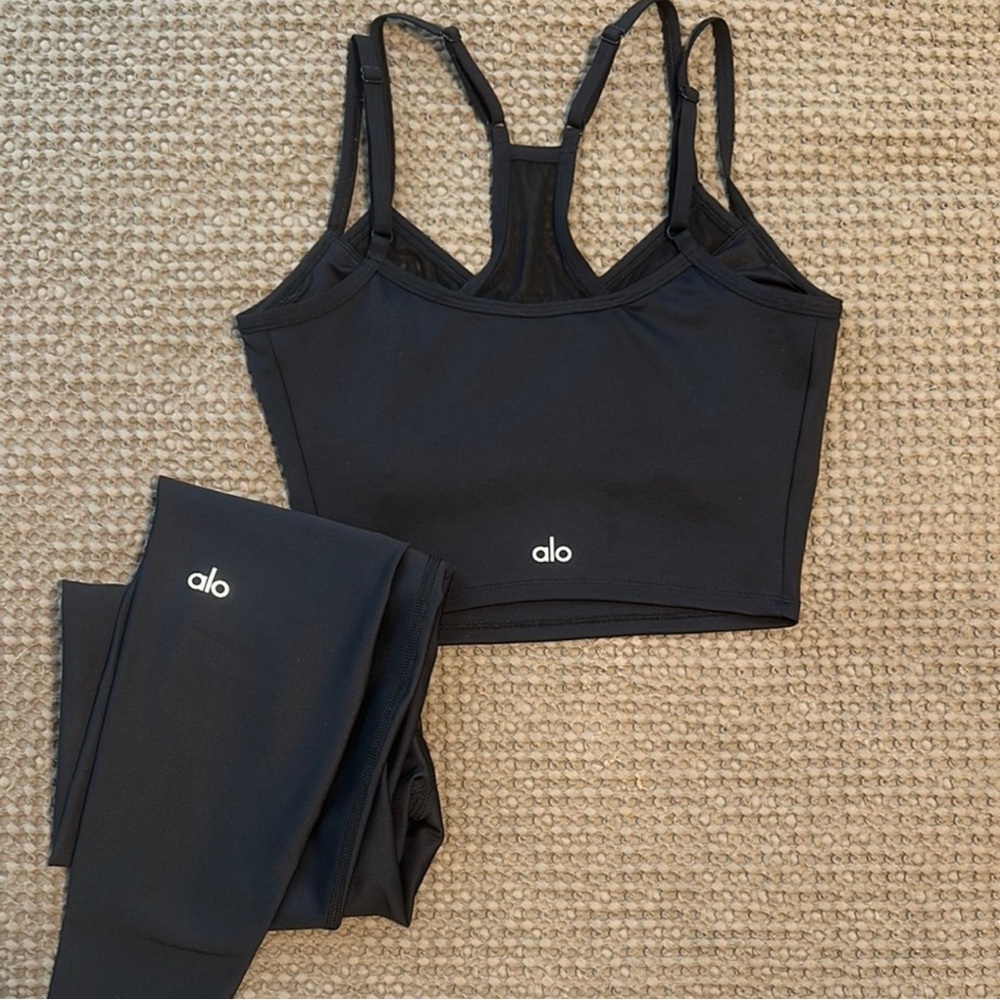 ALO Yoga Black Sports Bra And Leggings Set Top M bottom Xs